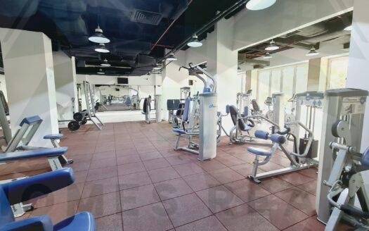 For Rent Seaview 3 bedrooms apartment in salmiya with balcony