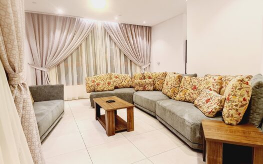 For rent in salmiya 3 bedrooms furnished