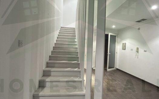 for rent in abu al hasania 3 bedrooms duplex with a balcony